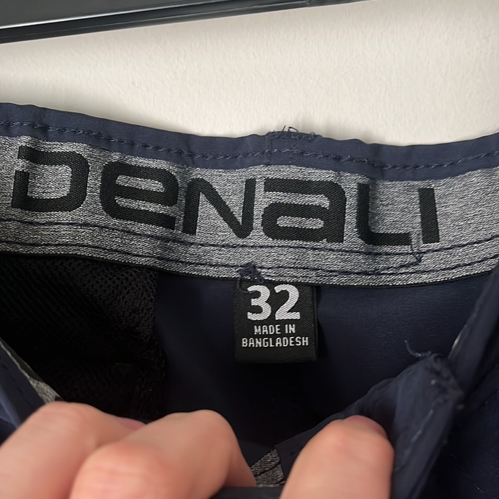 Denali 32 shorts - Picture 3 of 4